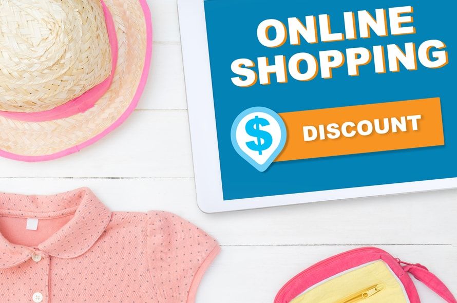 ONLINE SHOPINGと書いてあるボード