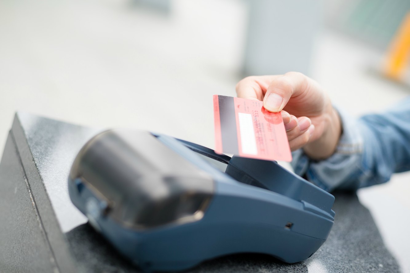 クレジットカードで決済する
