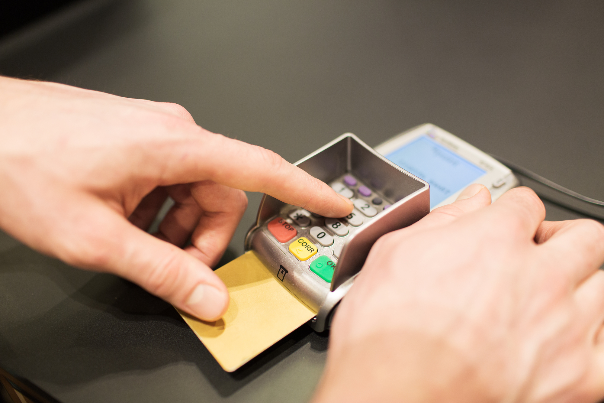 クレジットカードの暗証番号を入力する