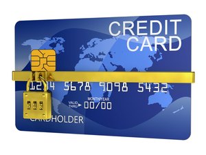 Icチップを搭載したクレジットカードのメリットと注意点を解説